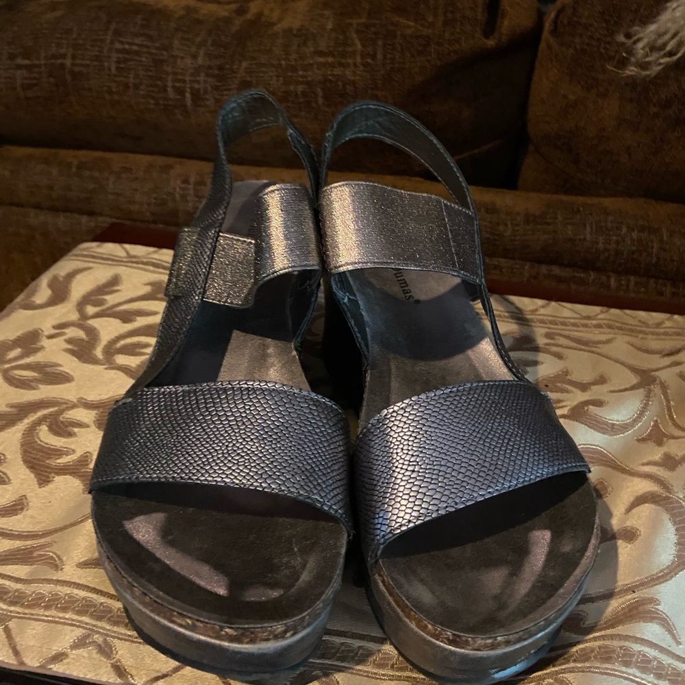 Pierre Dumas wedge size 10